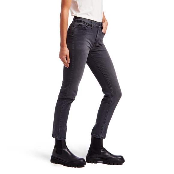 Elegant Gray Ankle Jeans for Women - Picture 3 of 9